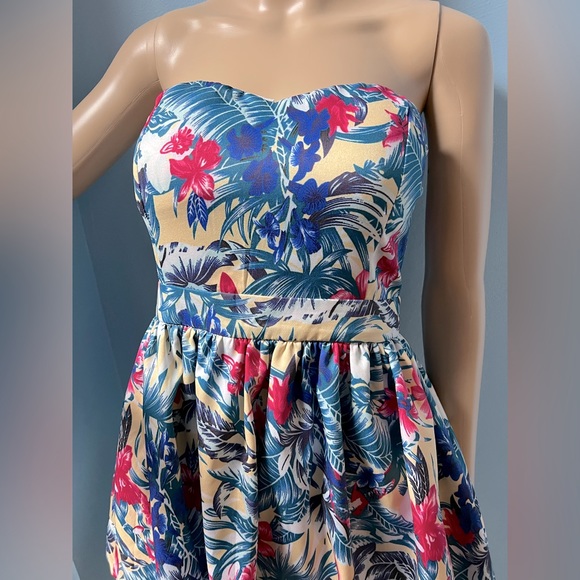LUXMI Strapless Tropical Floral Tiki Dress Tulle size Medium (small) New Pinup - Picture 3 of 10